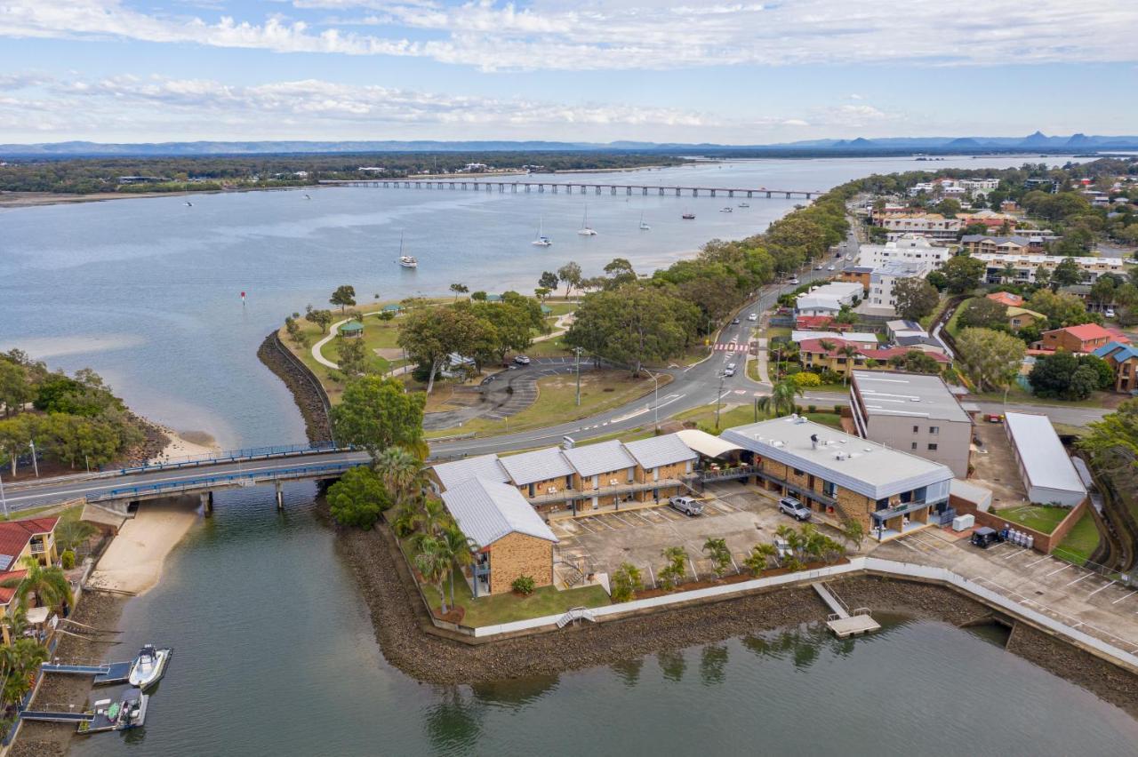 Bribie Waterways Motel Bongaree Bagian luar foto