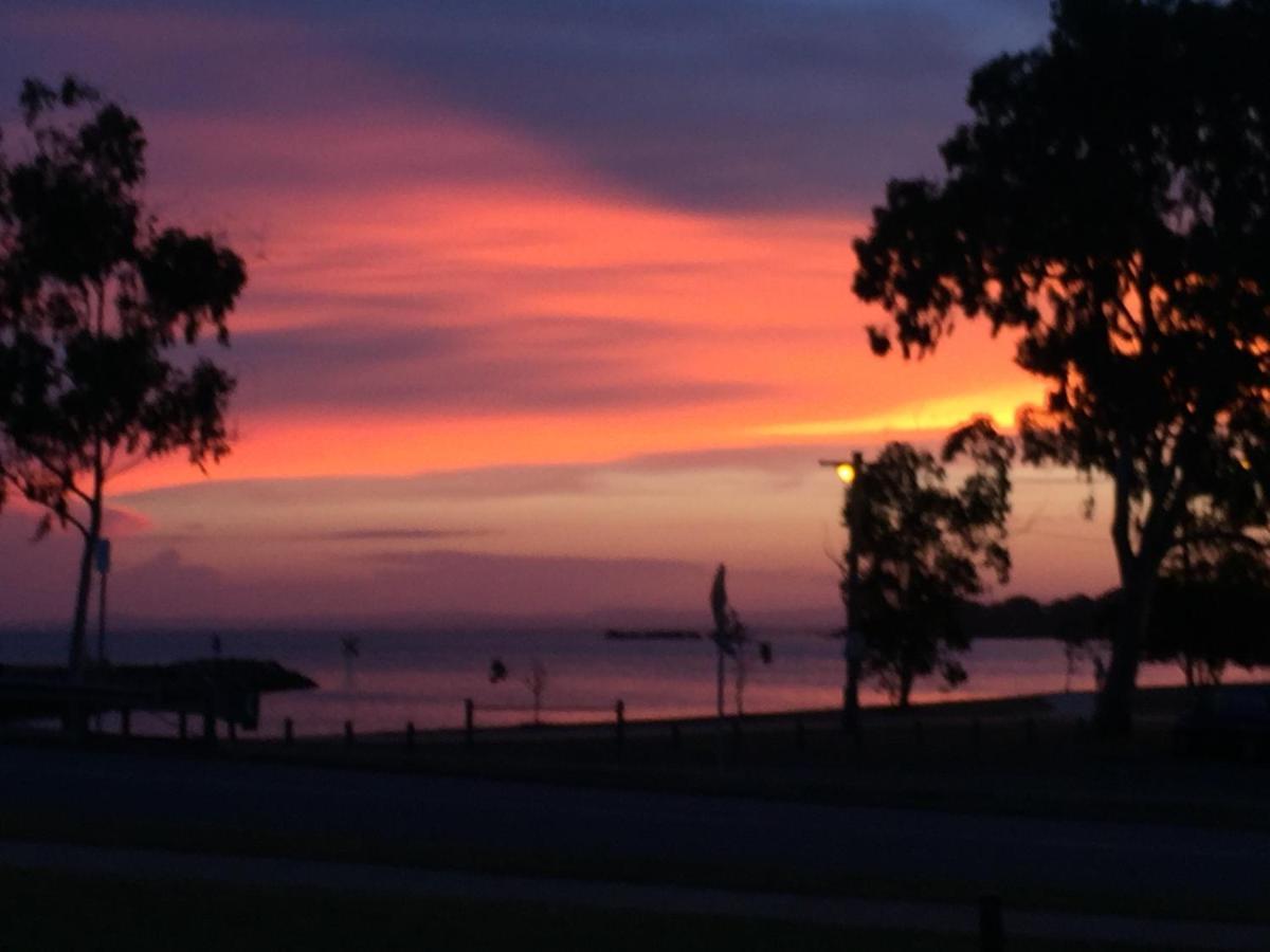 Bribie Waterways Motel Bongaree Bagian luar foto