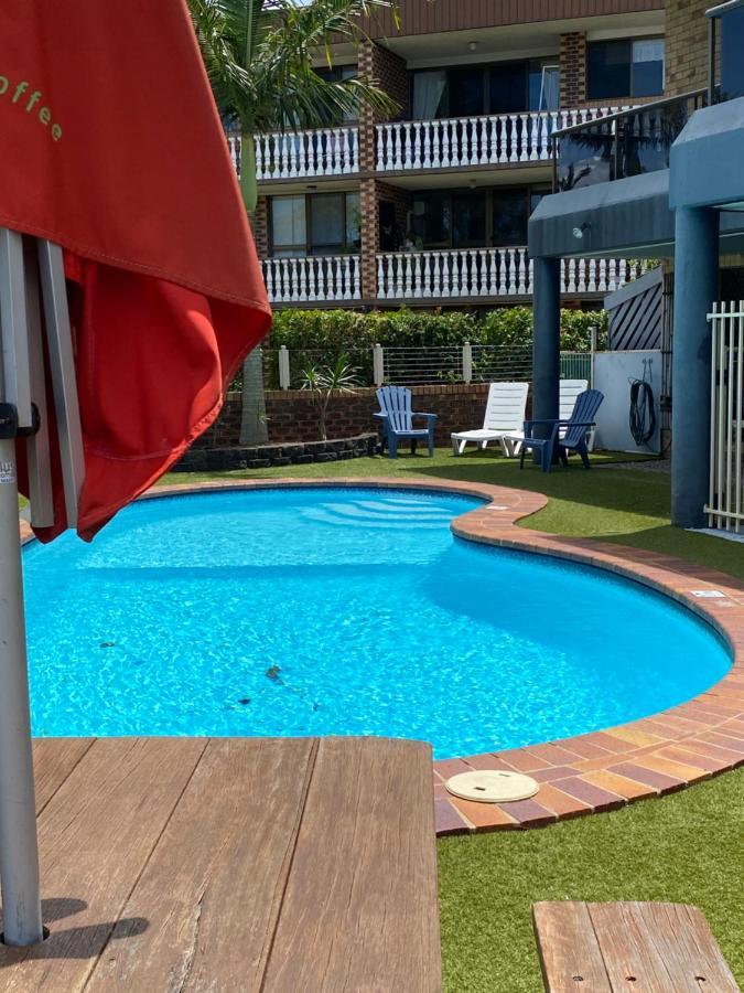 Bribie Waterways Motel Bongaree Bagian luar foto
