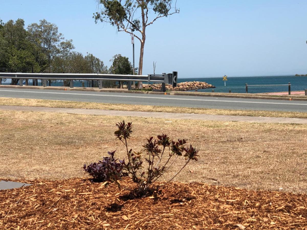 Bribie Waterways Motel Bongaree Bagian luar foto
