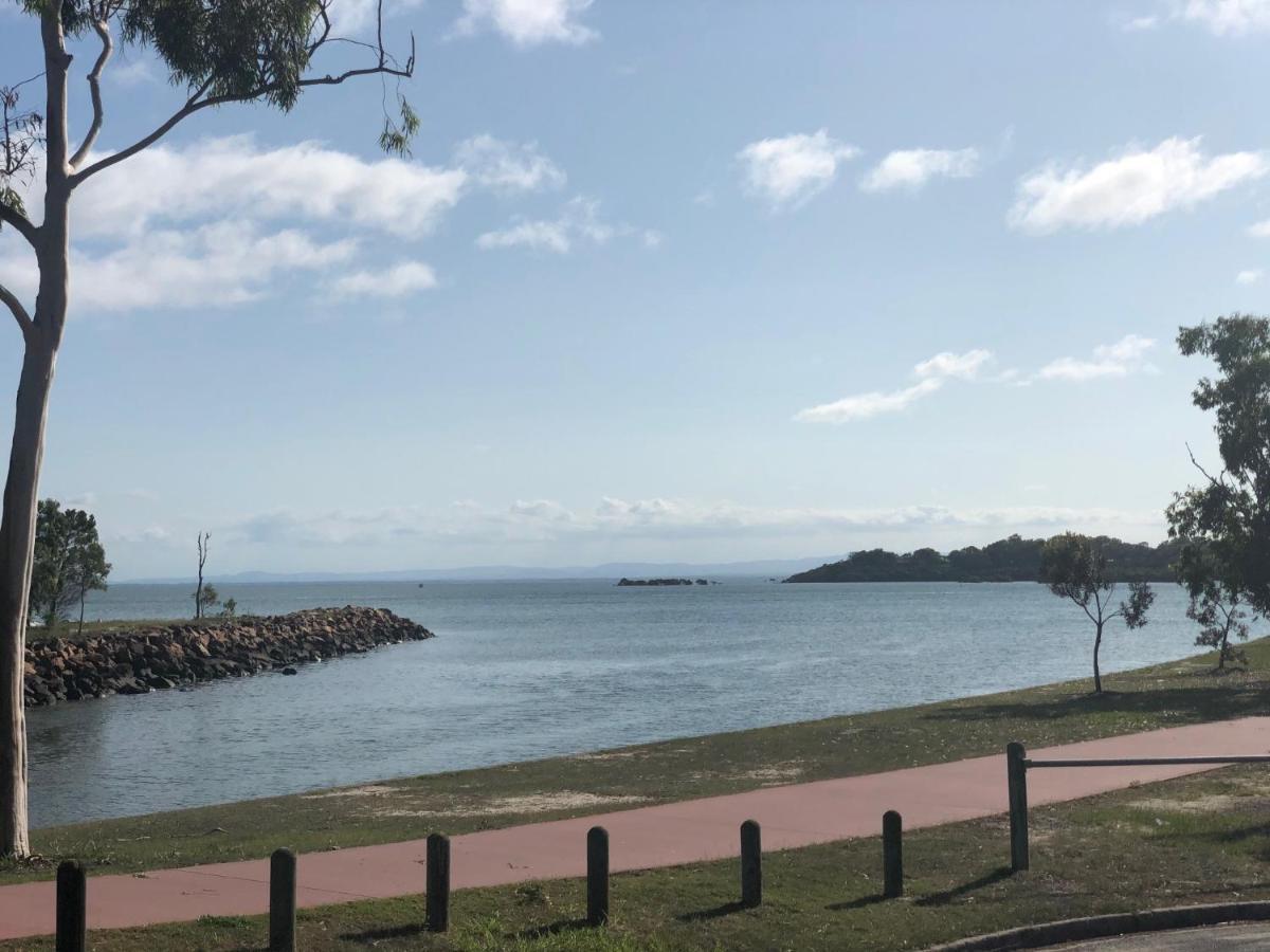 Bribie Waterways Motel Bongaree Bagian luar foto