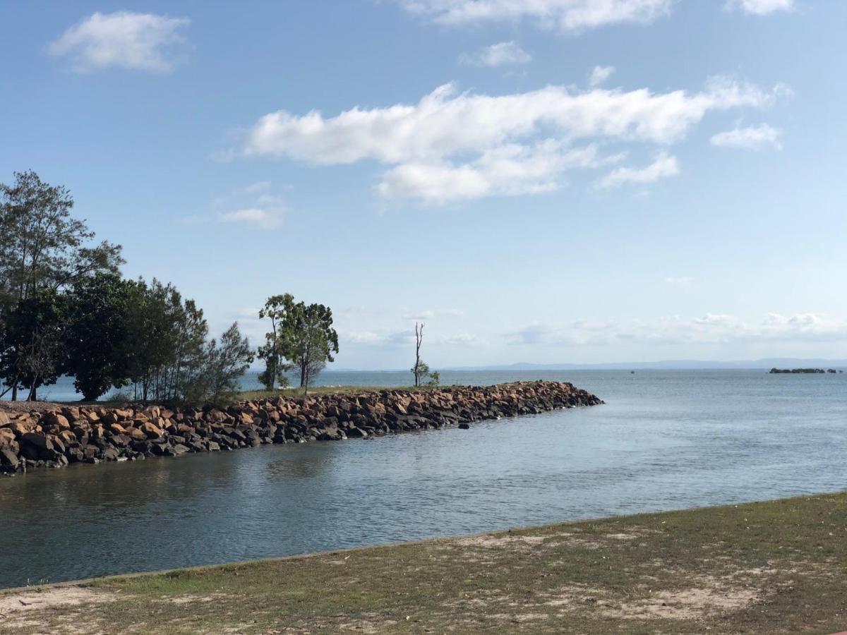 Bribie Waterways Motel Bongaree Bagian luar foto